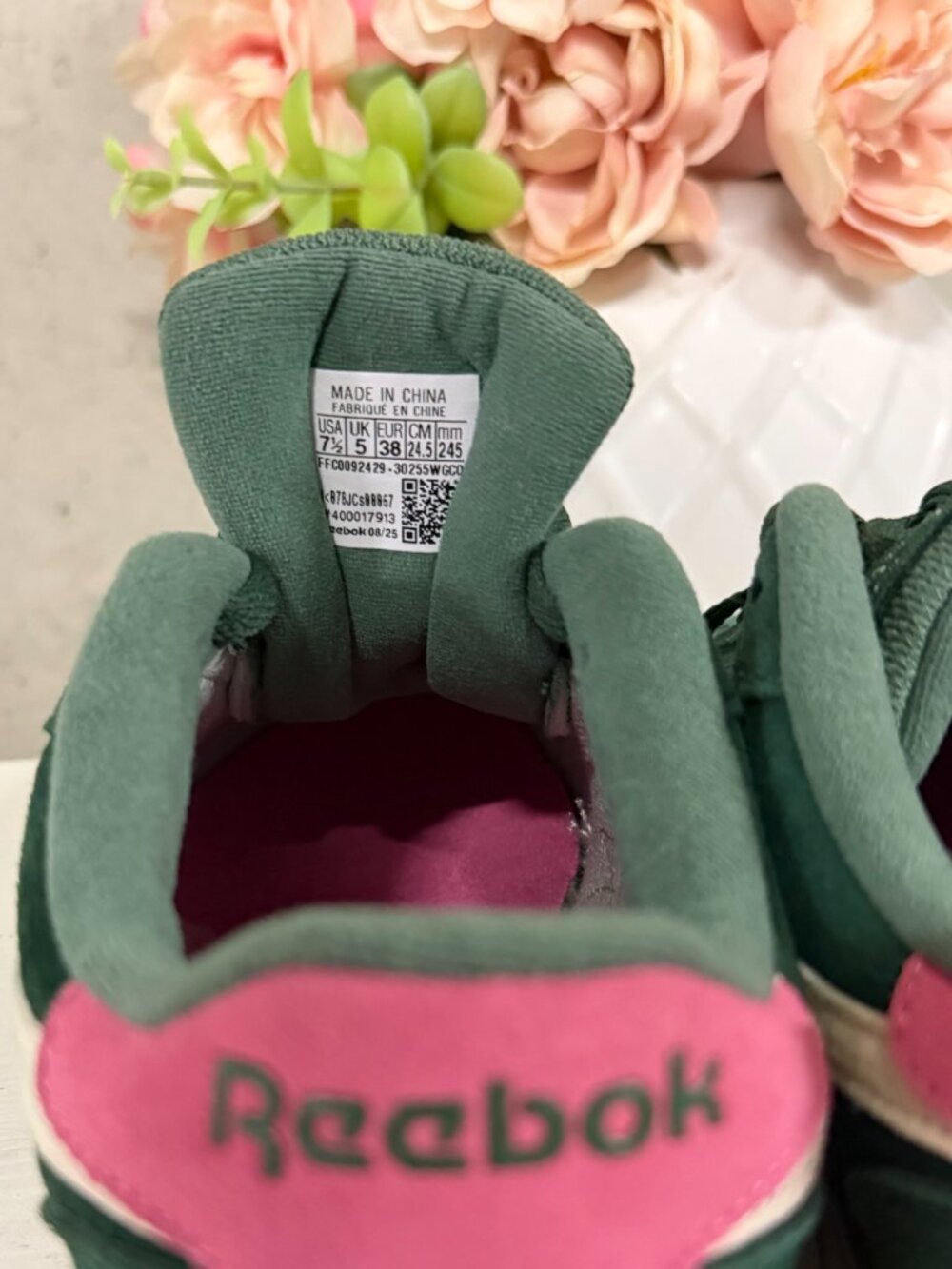 NWT Reebok Forte Lounger Green And Pink Suede Sneakers - Size 7.5 - Picture 5 of 6
